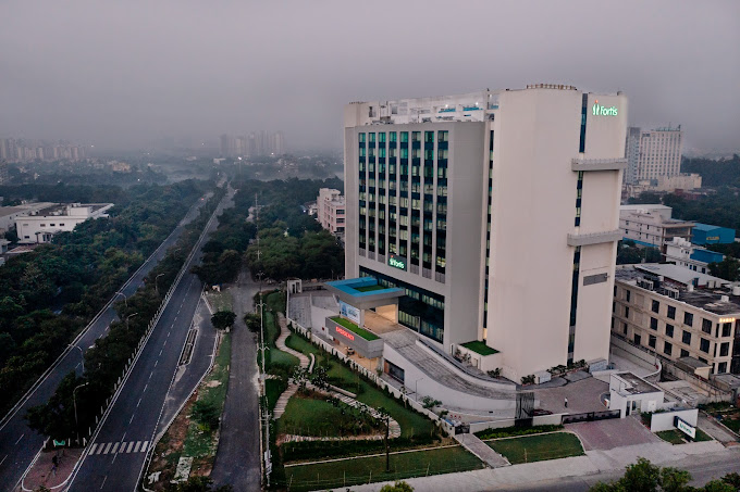 Fortis Hospital Greater Noida, Buliding