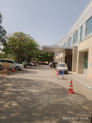 Manipal Hospital, Mysore, Parking
